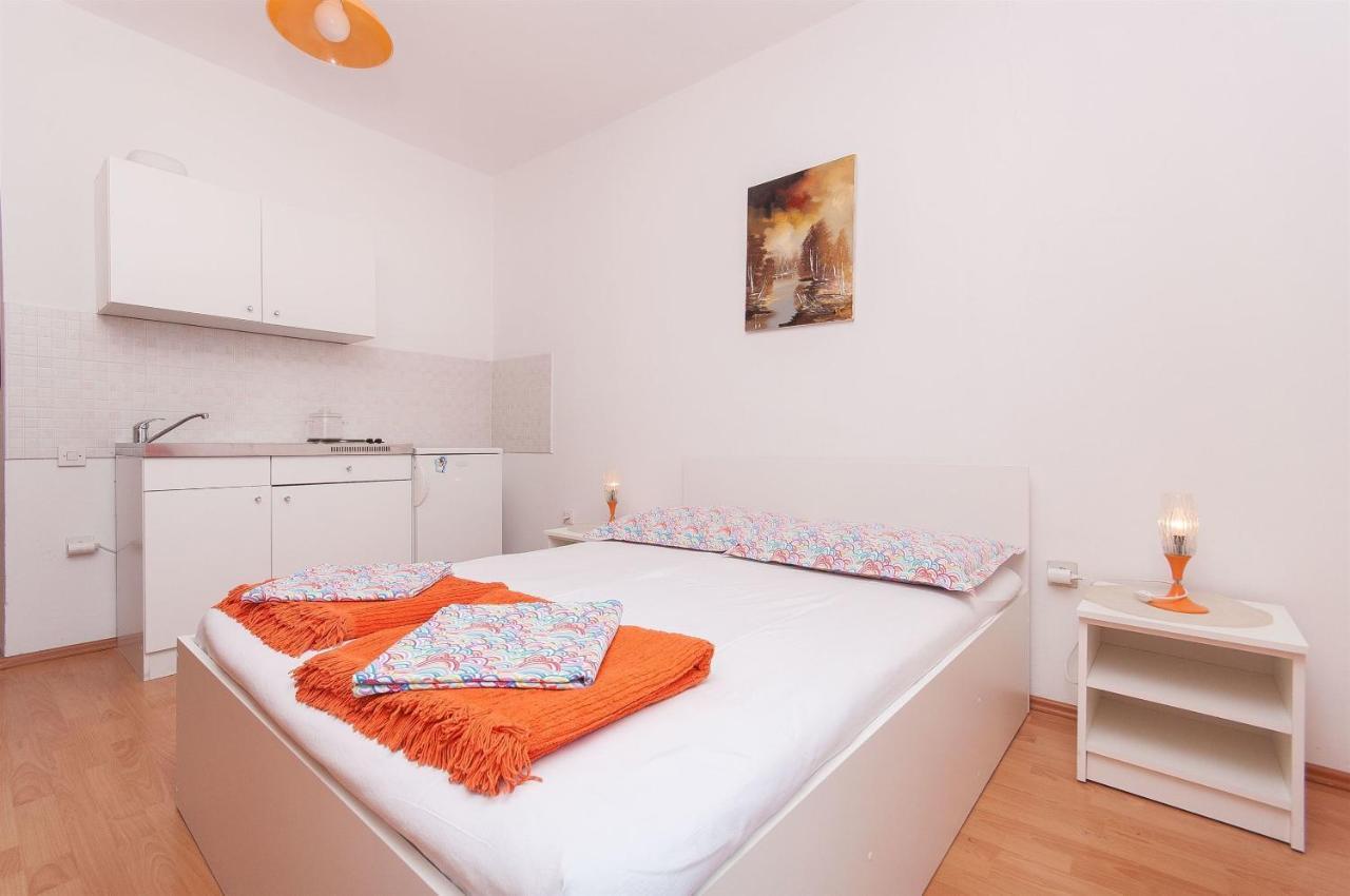 Apartments Zorica Tucepi Ngoại thất bức ảnh